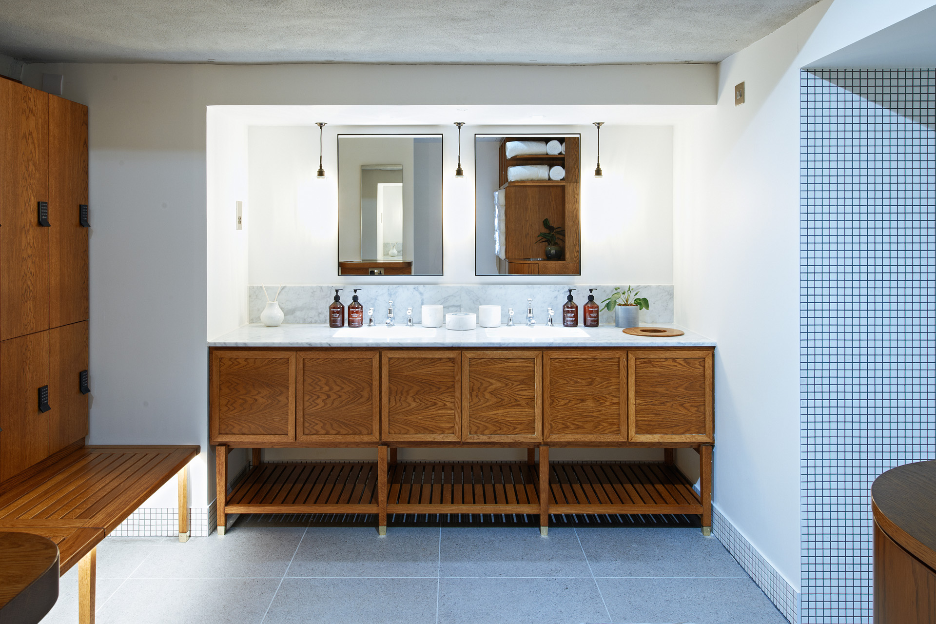 Gym Changing Room: Mortimer House Members Club with Gym, Fitzrovia London