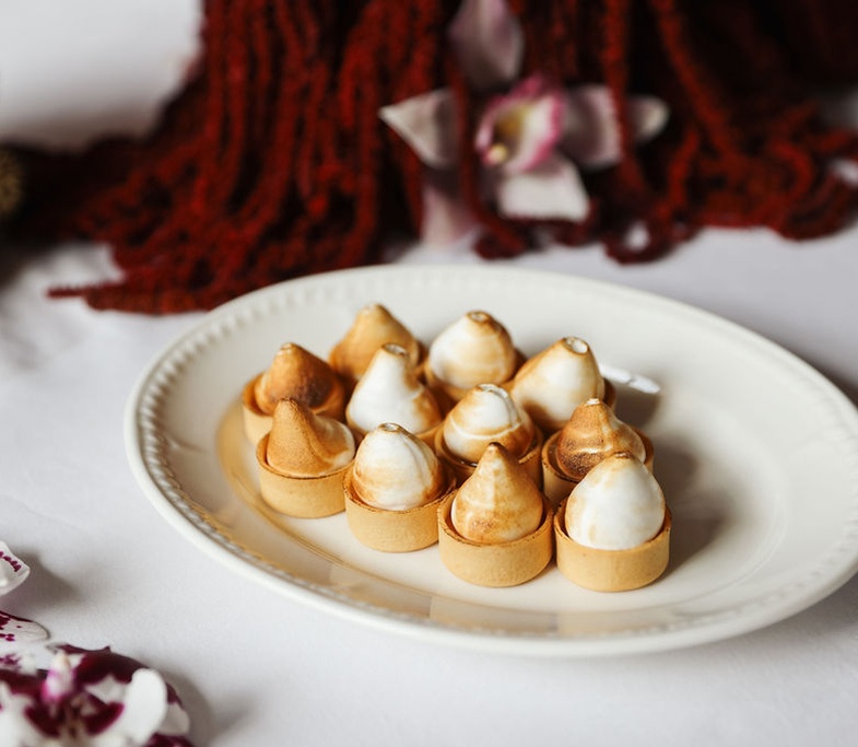 Handcrafted wedding dessert served as part of a bespoke wedding dining experience at Mortimer House in Fitzrovia, London.